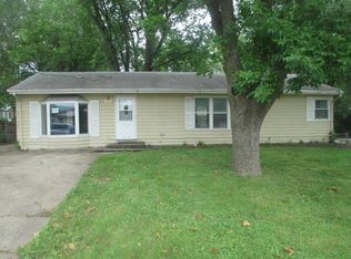 8011 Warren Dr, Des Moines, IA 50320