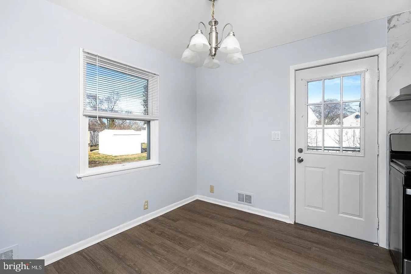 3 bed, 1496 sqft, $3,500 — Photo 2
