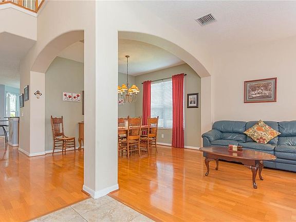 5th image of 815 Woodcarver Ln