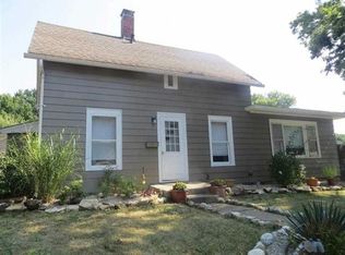 604 N Hamilton St, Lincoln, IL 62656