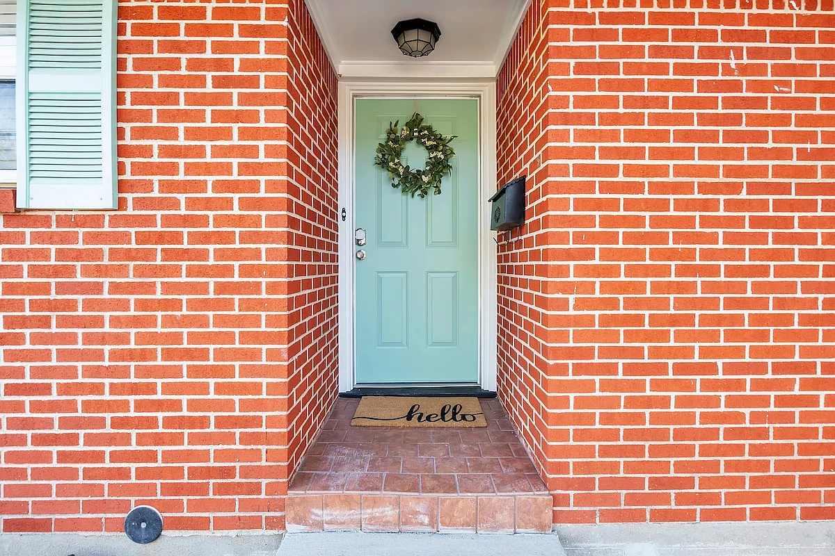 2209 S 51st St — Photo 2