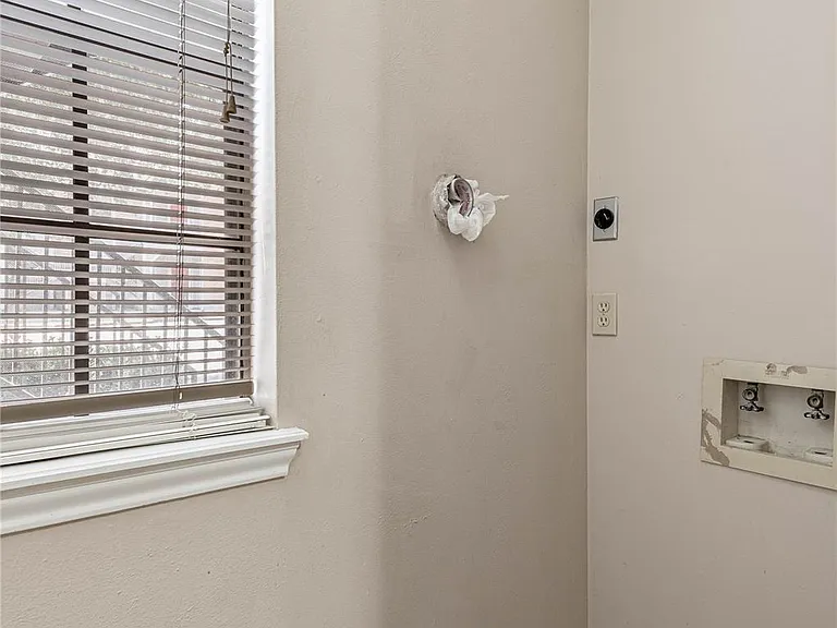 2401 Sycamore Ave #E3 — Photo 12