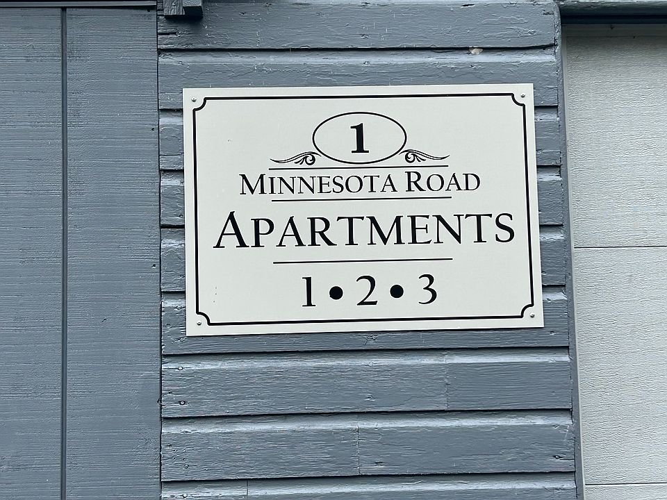 3 apartments for UConn students, all separate entrances.
