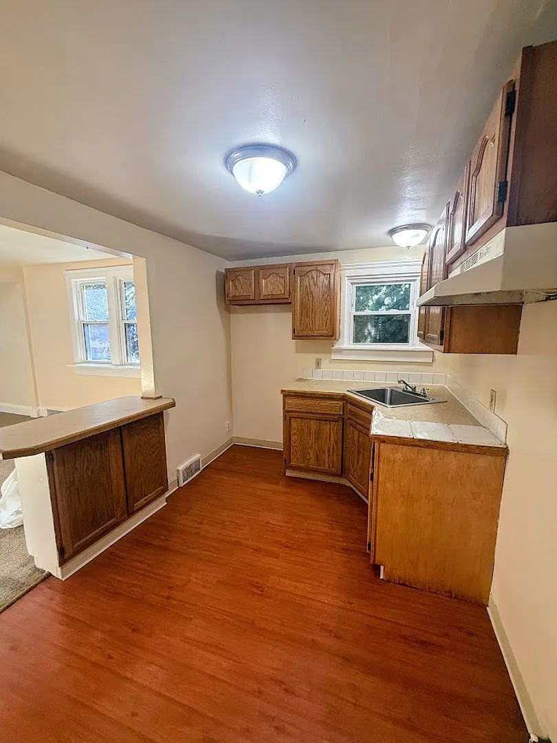 2 Bedroom 1 Bathroom Home for Rent! — Photo 4