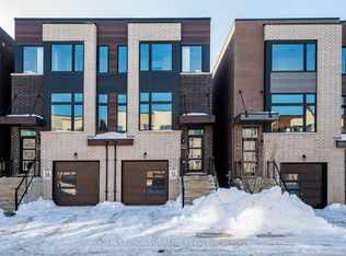 8 Wild Rose Gdns #2, Toronto, ON M6L 3B7