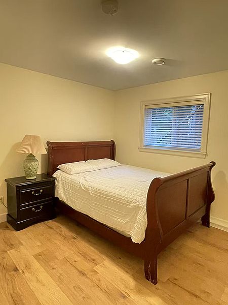 Surrey House for rent - 2 Bedrooms — photo 6