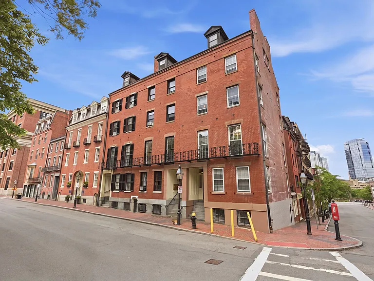 4 Derne St #2 — Photo 23