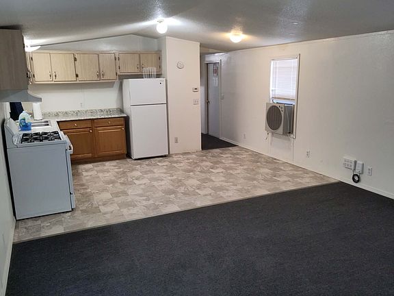 2nd image of 1308 El Camino Real St
