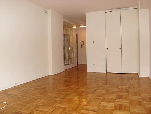 Rented by City Connections Realty | media 12