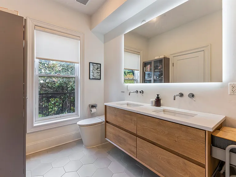 8 Paulmier Pl — Photo 23