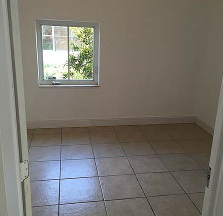 4th image of 902 Monterey St