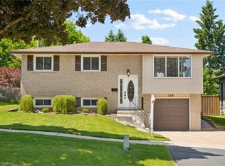 536 Pioneer Dr, Kitchener, ON N2P1P2