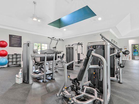 5th image of 1500 Barrington Cir