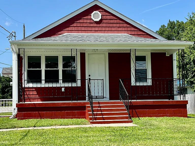100 Creek Rd — Photo 1