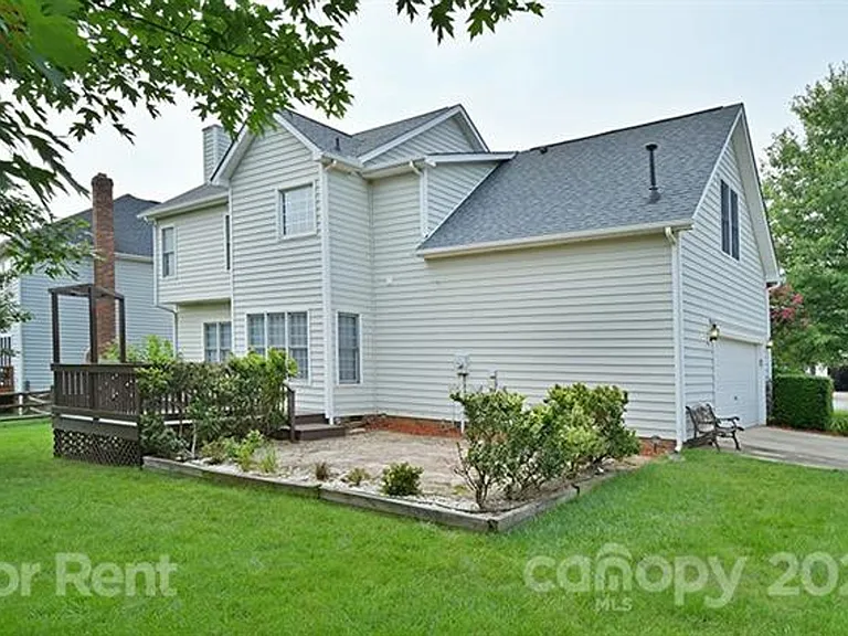 10402 Friarsgate Rd — Photo 22