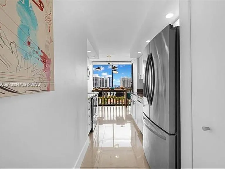 1000 W Island Blvd #2508 — Photo 36