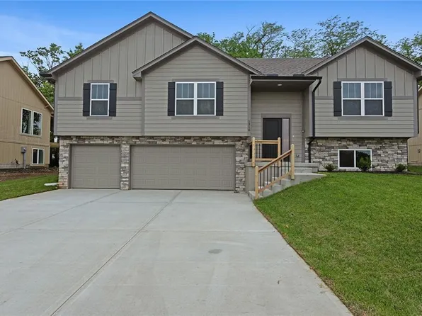 1316 N Holland Dr, Independence, MO 64056