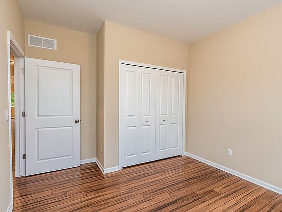 3rd image of 3838 Rolling Hills Dr #D21k63
