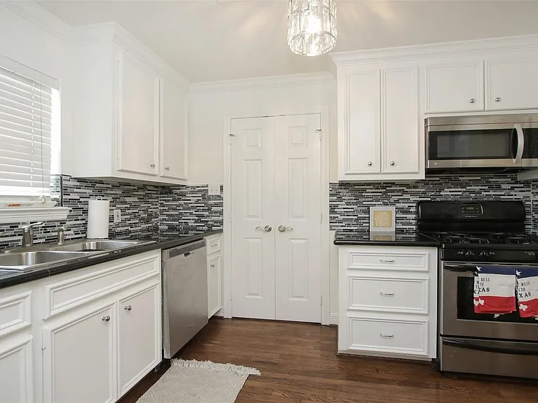 4331 Marina St #B — Photo 14