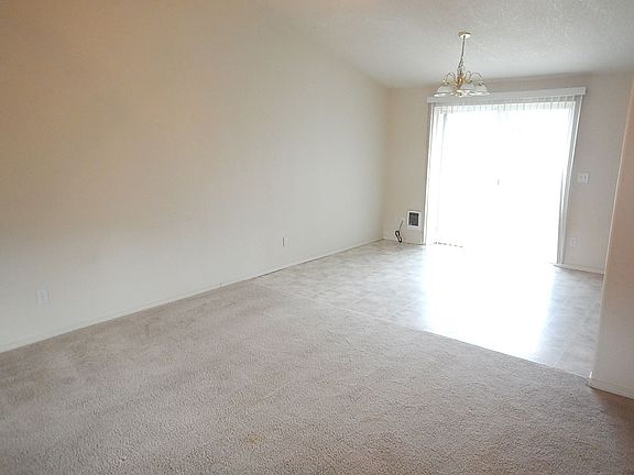 2nd image of 2075 NE Timberwolf Loop