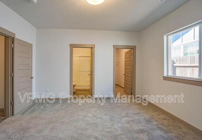 13801 NE 33rd Cir — Photo 25