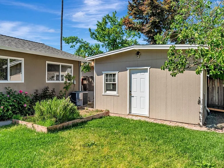 7531 Burnham Way — Photo 6