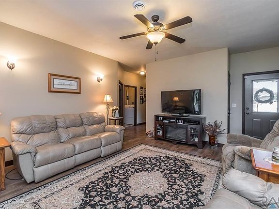 3rd image of 745 E El Dorado Dr