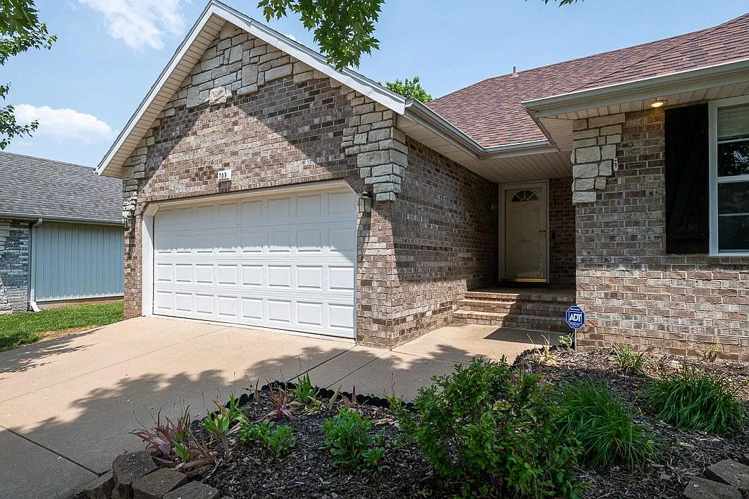 3 bed, 1521 sqft, $1,950 — Photo 3