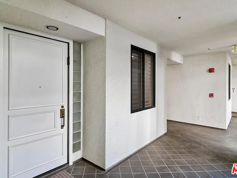 2131 Century Park Ln #118 — Photo 8