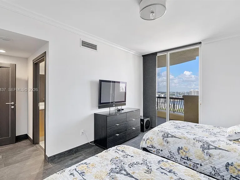 17875 Collins Ave #3005 — Photo 38