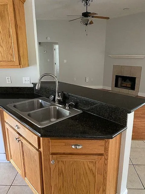 3 bed, 2.0 bath, 1368 sqft, $1,700 — Photo 3
