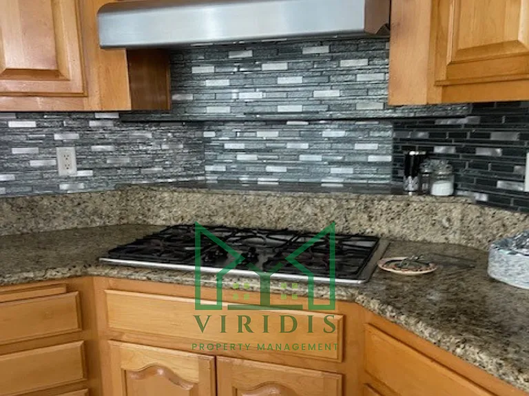 10702 Villa Hermosa Dr — Photo 4