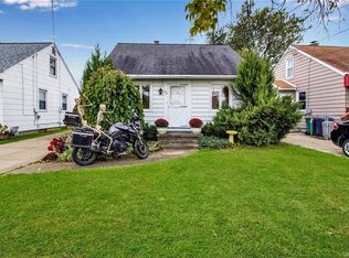 32 Seabrook St, Buffalo, NY 14207