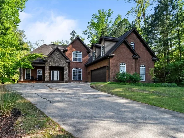 13726 Tres Ln, Northport, AL 35475