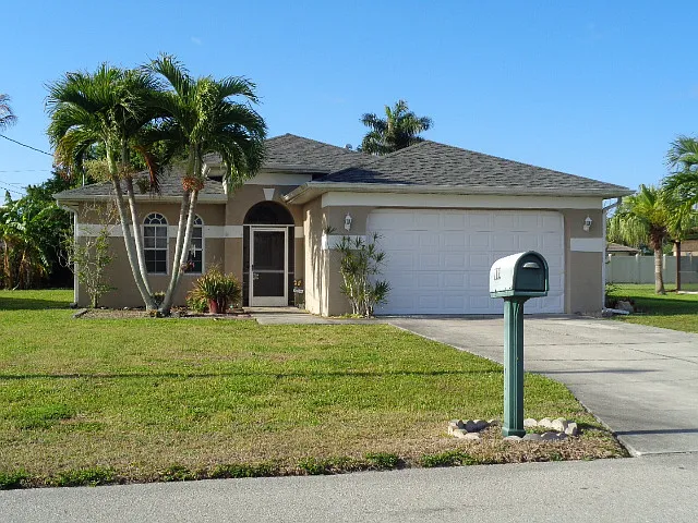 3 bed, 1474 sqft, $1,800 — Photo 1