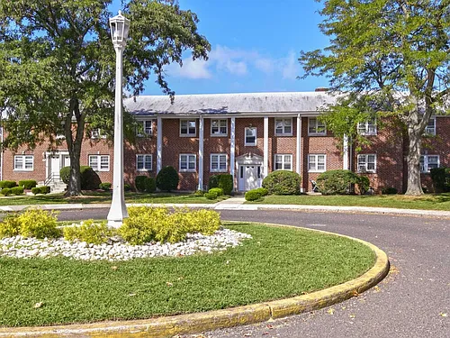 Wallworth Park Apartments Photo 1
