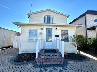 (Undisclosed Address), Seaford, NY 11783