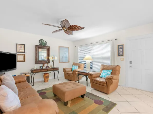 100 SE 6th Ave APT 304, Pompano Beach, FL 33060