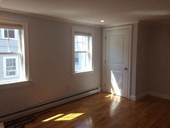3rd image of 269 Hurley St #02141