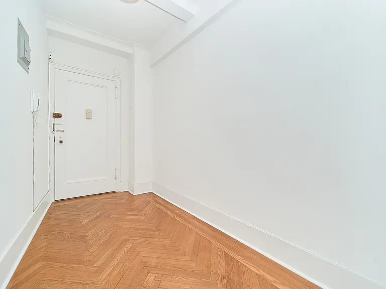 600 W 111th St #12B2 — Photo 9