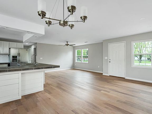 3rd image of 63 Stacey Ln
