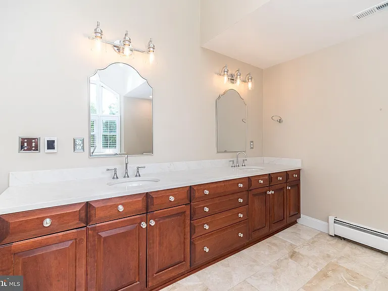 38 Chestnut Valley Dr — Photo 26