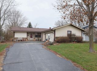 4906 Carter Dr, Racine, WI 53402