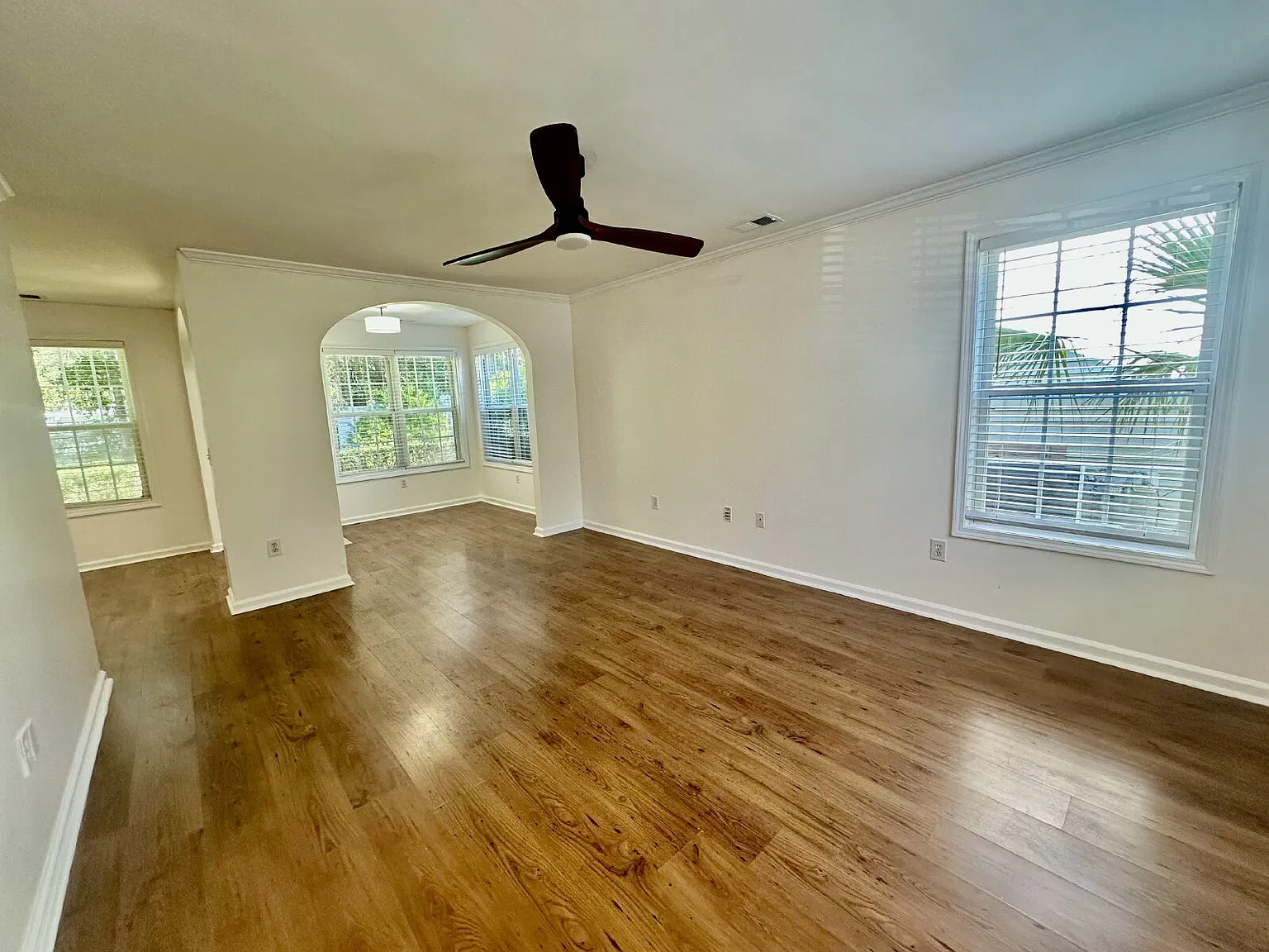 3 bed, 2.5 bath, 1334 sqft, $2,650 — Photo 4