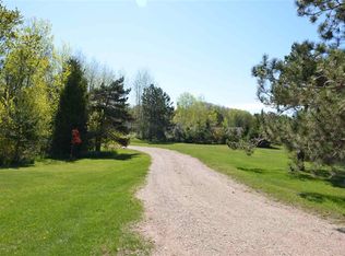 01231 Warner Rd, Charlevoix, MI 49720