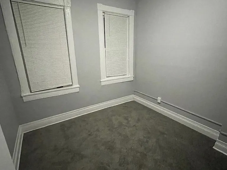 1923 Penrose Ave — Photo 10