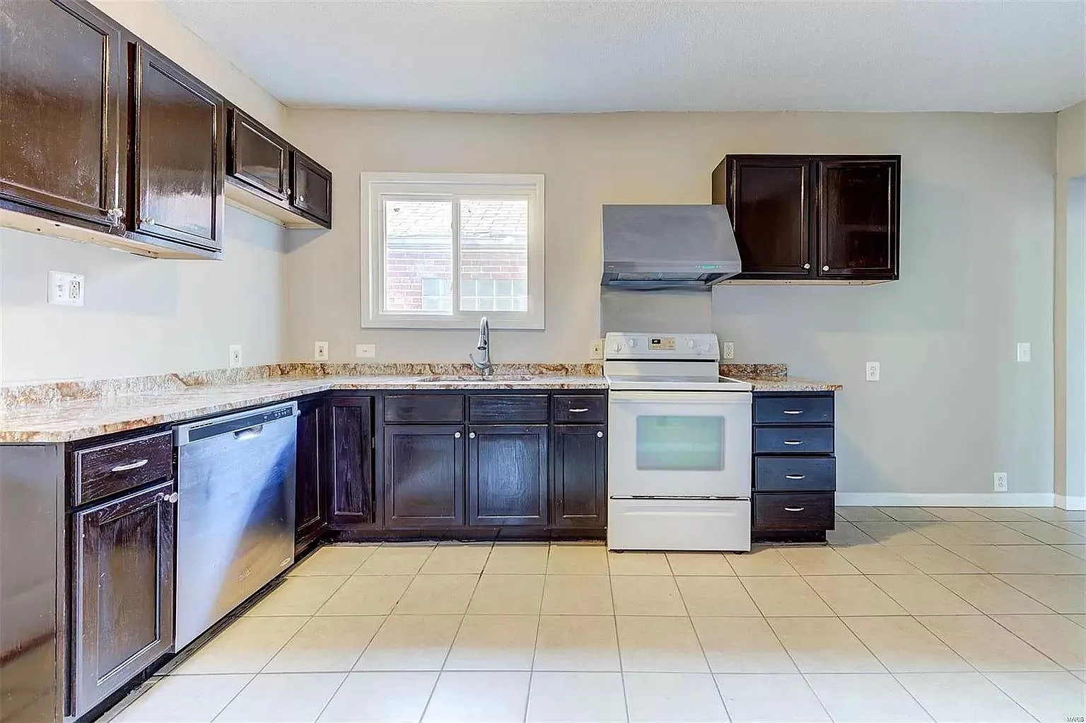 1222 Eastover Ave — Photo 3
