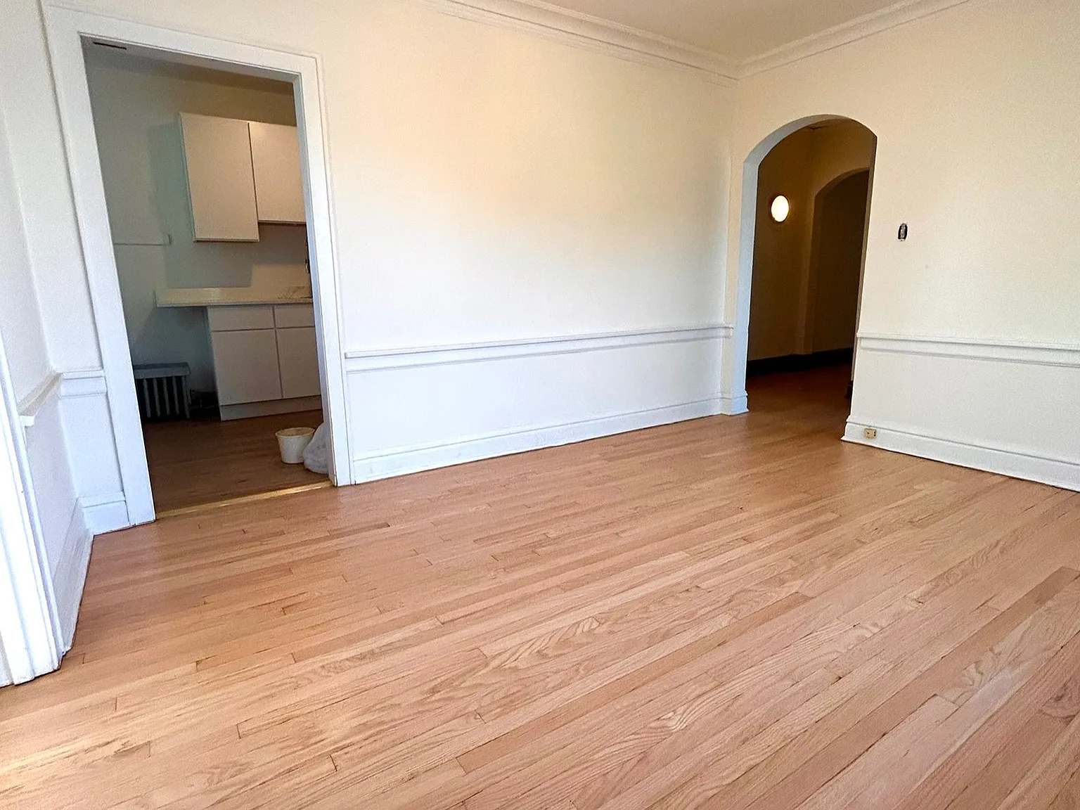 2 bed, 1000 sqft, $2,050 — Photo 4