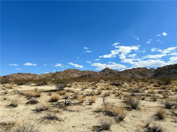 31 Sullivan Rd, Joshua Tree, CA 92252