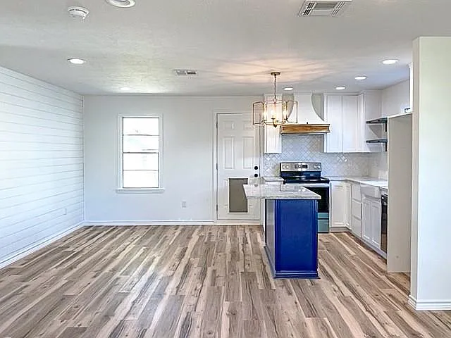 930 Shady Ln — Photo 6